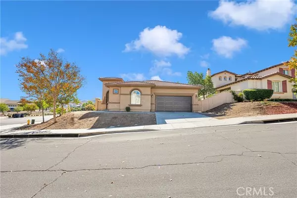 2 Plaza Valenza, Lake Elsinore, CA 92532