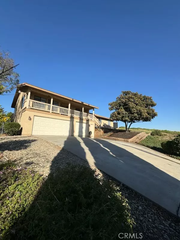 Riverside, CA 92503,14380 Moonridge DR