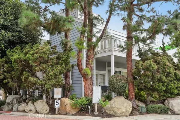 735 Wingate Bay #50, Costa Mesa, CA 92626