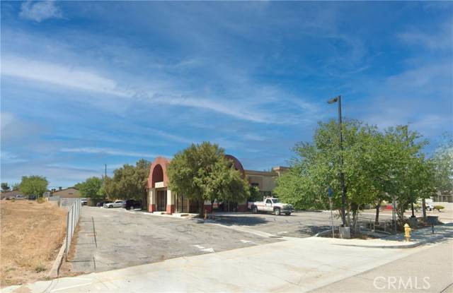 15255 Bear Valley Rd, Hesperia, CA 92345