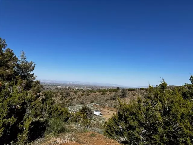 Pinon Hills, CA 92372,0 Silver Rock