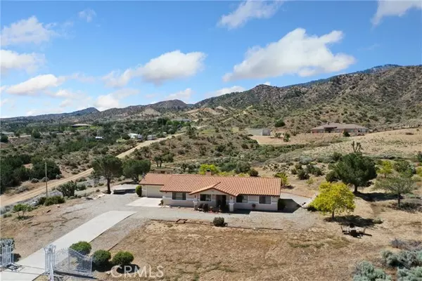 Pinon Hills, CA 92372,475 Maria RD