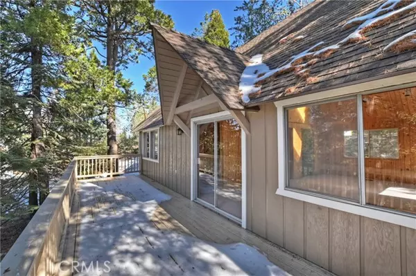 Lake Arrowhead, CA 92352,507 Pioneer RD