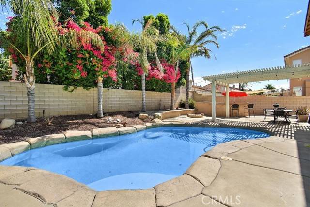 Fontana, CA 92336,15400 Gatwick AVE