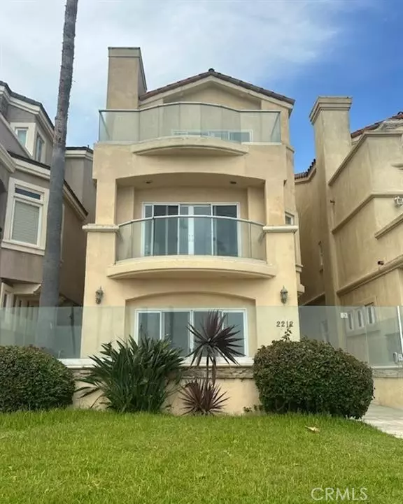 2212 Pacific Coast, Huntington Beach, CA 92648