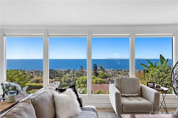 Laguna Beach, CA 92651,875 Coast View DR