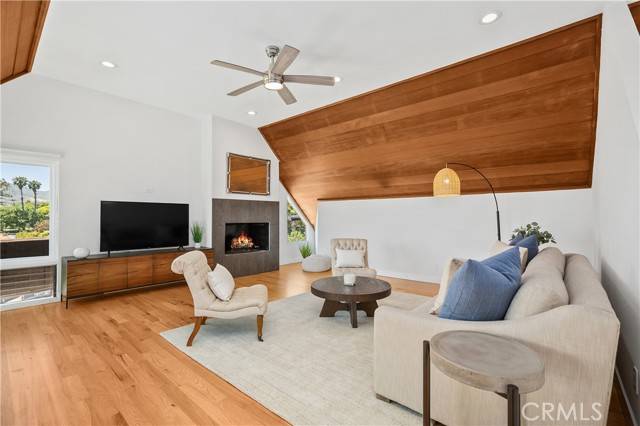 390 Saint Anns DR, Laguna Beach, CA 92651