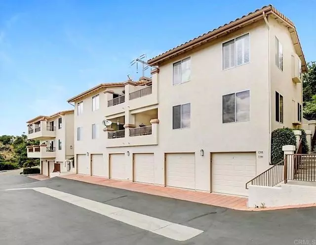 Carlsbad, CA 92009,7382 Altiva PL