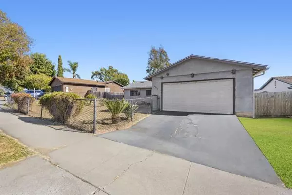 4931 Stephanie PL, Oceanside, CA 92057