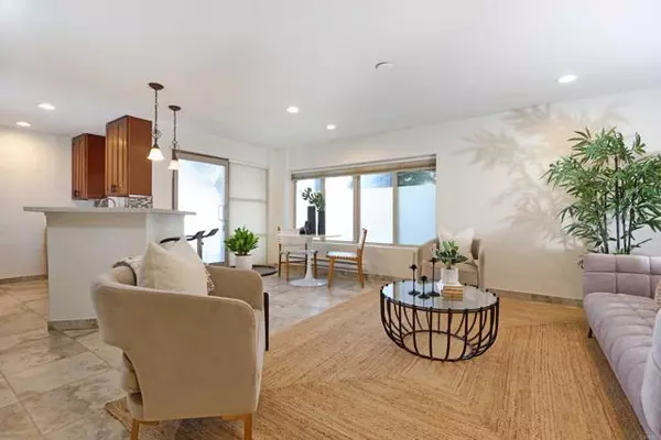 935 Genter St #202, La Jolla, CA 92037