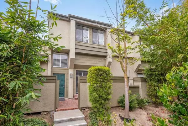 3294 Caminito Eastbluff #121, La Jolla, CA 92037