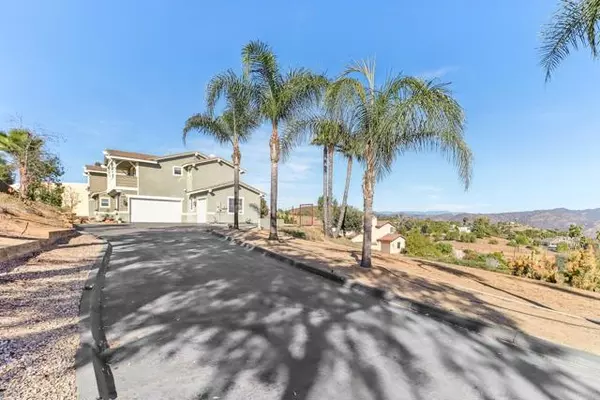 Escondido, CA 92025,2715 Glenview Way