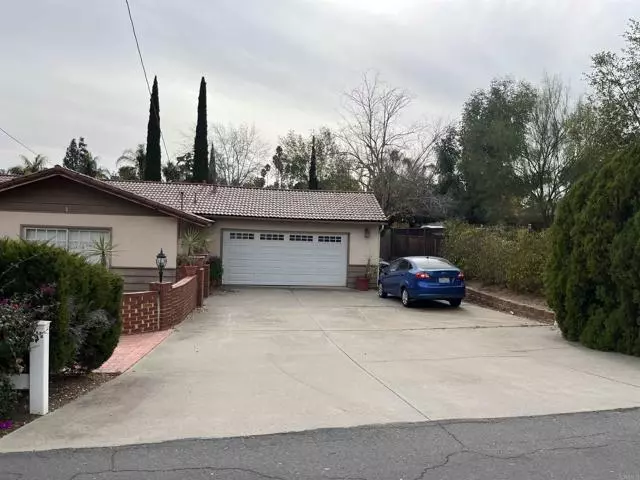 Escondido, CA 92025,945 Berkshire CT