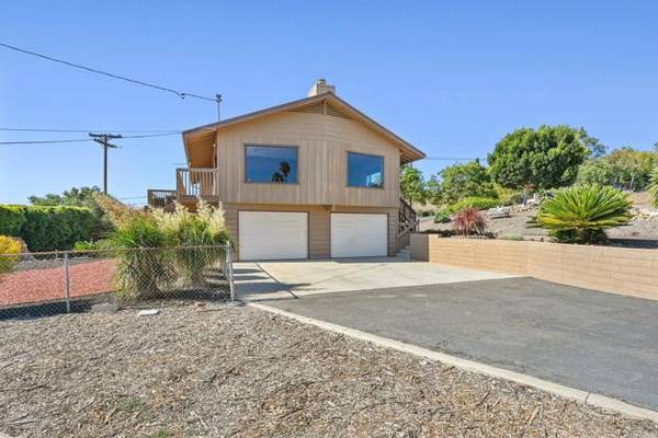 2034 Alessandro Trail, Vista, CA 92084