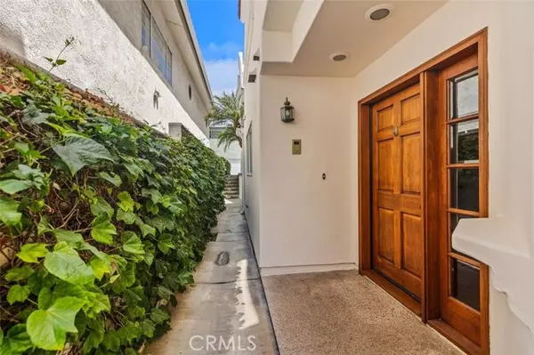 318 Jasmine AVE #B, Corona Del Mar, CA 92625