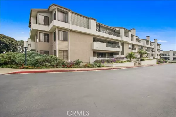 220 Nice LN #102, Newport Beach, CA 92663