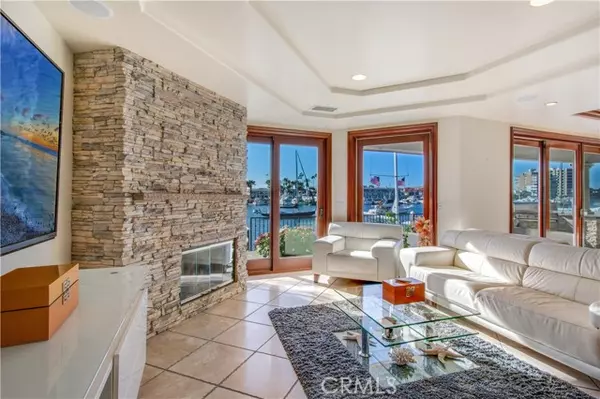 Newport Beach, CA 92663,323 Via Lido Soud