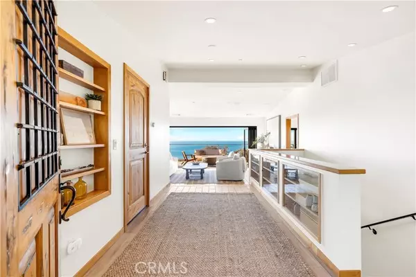 Laguna Beach, CA 92651,206 Grandview ST