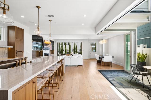 211 Topaz AVE, Newport Beach, CA 92662