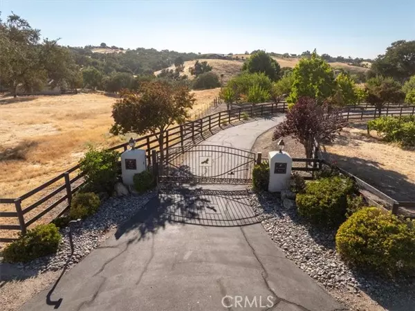 5745 Iron Gate RD, Paso Robles, CA 93446