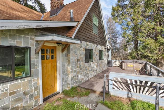 325 Jobs Peak RD, Cedarpines Park, CA 92322