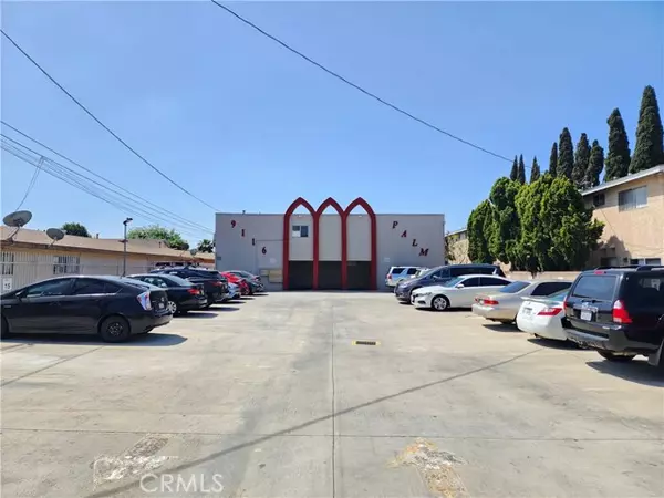 Bellflower, CA 90706,9116 Palm ST