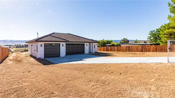 7985 E AVE, Hesperia, CA 92345