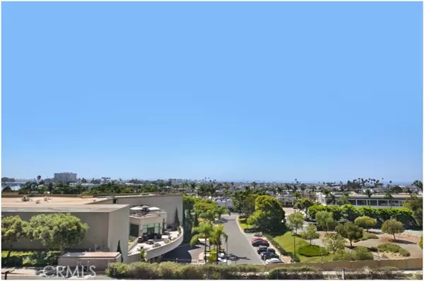 Newport Beach, CA 92663,280 Cagney Ln #214