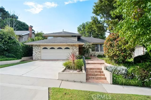 Costa Mesa, CA 92626,1883 Swan CIR