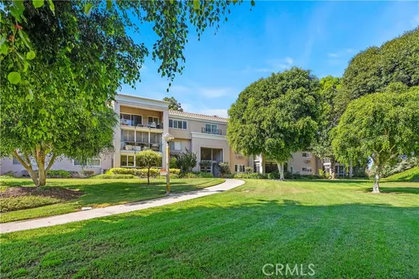 5499 Paseo Del Lago W #1B, Laguna Woods, CA 92637