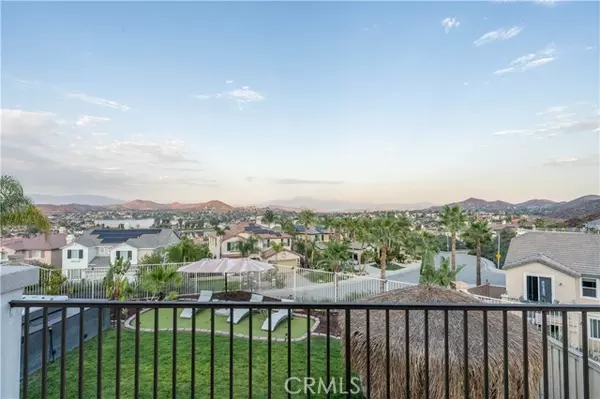 27 Via Palmieki CT, Lake Elsinore, CA 92532