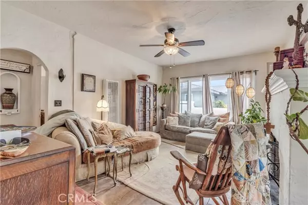 San Clemente, CA 92672,121 W Escalones