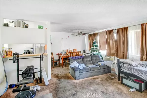 Sylmar, CA 91342,13050 Dronfield AVE #22