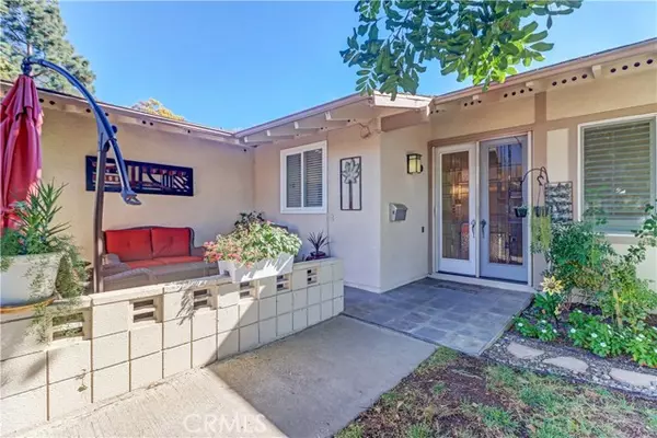 407 Ave Castilla #D, Laguna Woods, CA 92637