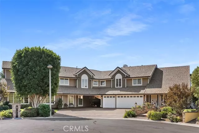 Yorba Linda, CA 92886,5571 Clover Hill DR