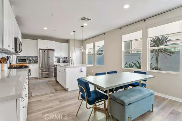 Costa Mesa, CA 92626,946 Sunlit LN