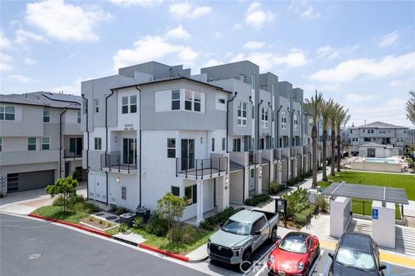 1302 W Bushell ST, Anaheim, CA 92805