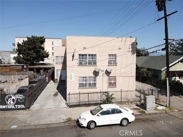 Los Angeles, CA 90011,625 E 49th ST