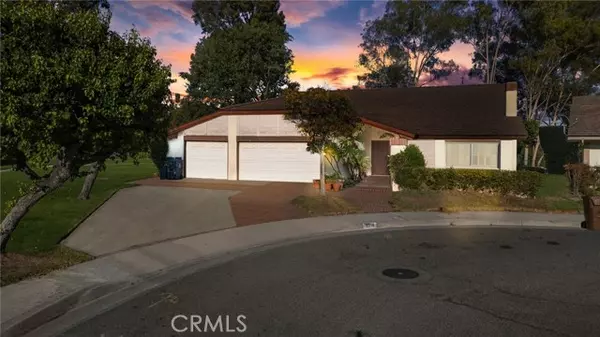 2218 Oakridge Ct, Fullerton, CA 92831