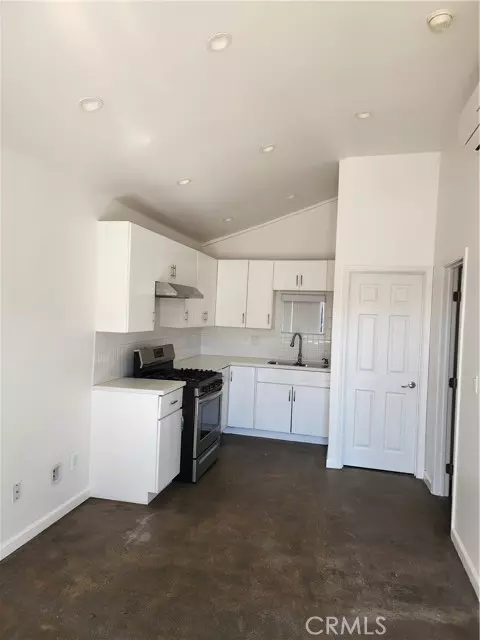 2025 BERKELEY, Los Angeles, CA 90026