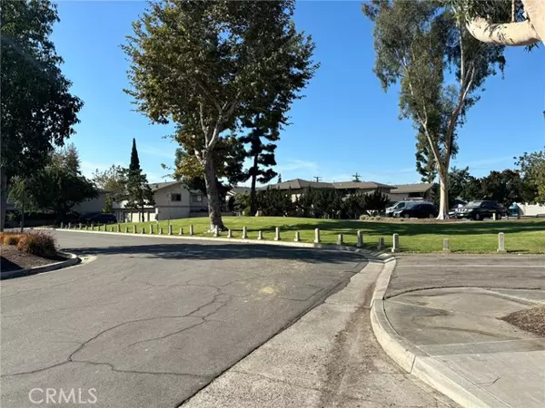 134 Pembroke LN #22, Placentia, CA 92870