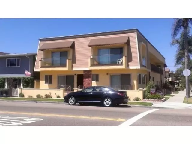 Seal Beach, CA 90740,417 Ocean AVE #5