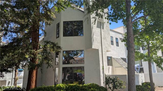 152 N Singingwood ST #6, Orange, CA 92869