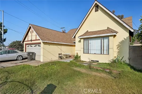 2295 W Wardlow RD, Long Beach, CA 90810