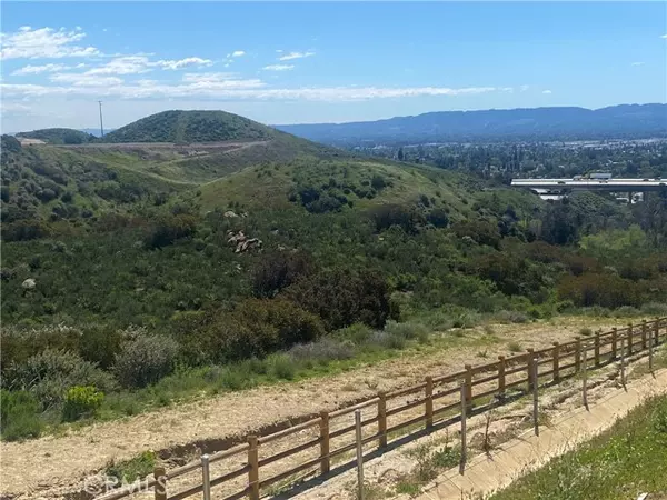 2 Coya Trail, Chatsworth, CA 91311