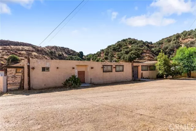 Agua Dulce, CA 91390,13684 Sierra