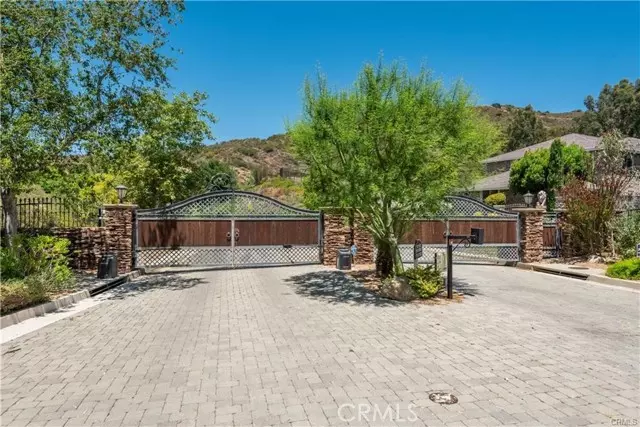 Calabasas, CA 91302,2025 DELPHINE LN