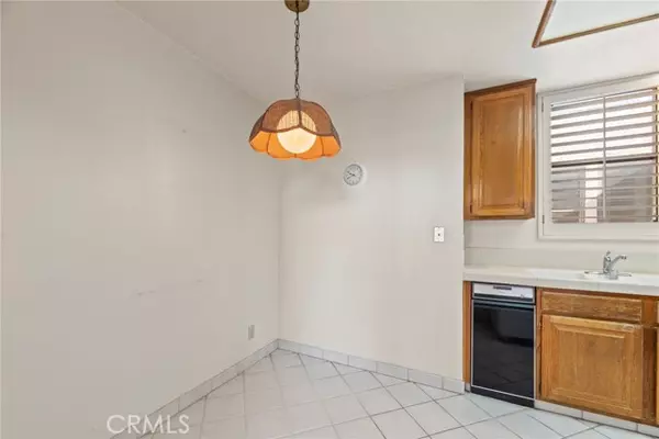 Sherman Oaks, CA 91423,4641 Fulton #303