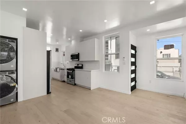 1071 W Channel RD #107-2, Santa Monica, CA 90402