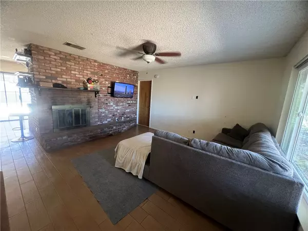 Barstow, CA 92311,940 Cactus CT